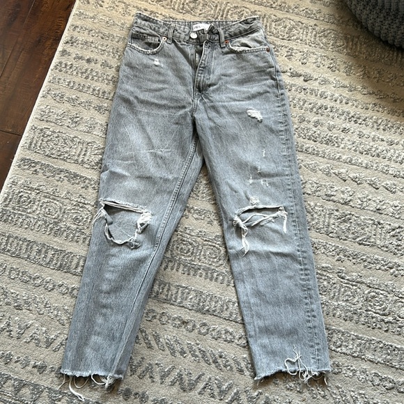 Zara ripped mom fit jeans - Picture 2 of 6